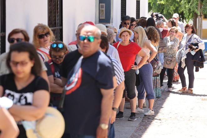 Patios de Córdoba 2022 | Las largas colas y el ambiente del fin de semana, en imágenes