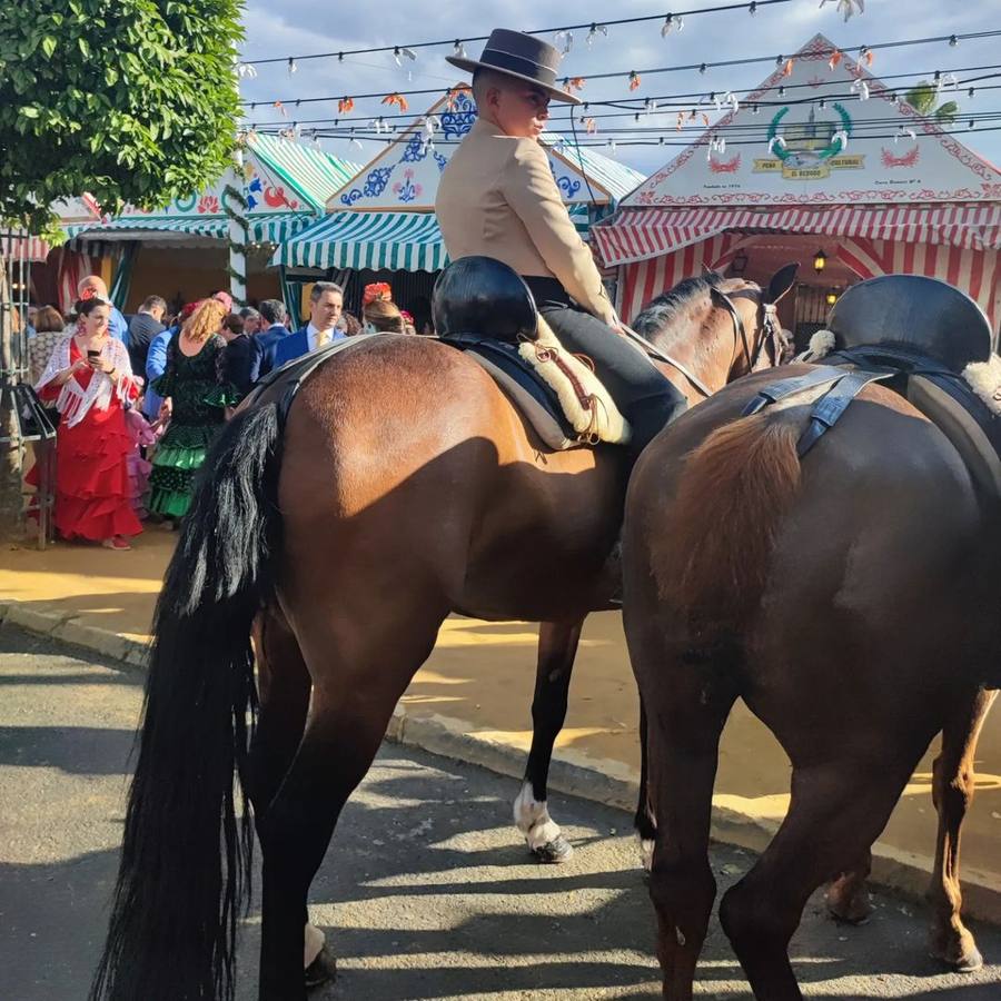 Foto de los lectores de ABC de la Feria de Sevilla 2022. ABC