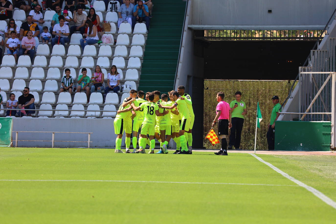 El ambiente y las mejores jugadas Córdoba CF - AD Ceuta en El Arcángel, en imágenes