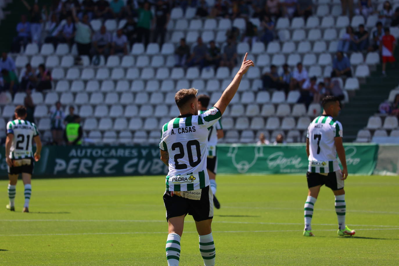 El ambiente y las mejores jugadas Córdoba CF - AD Ceuta en El Arcángel, en imágenes