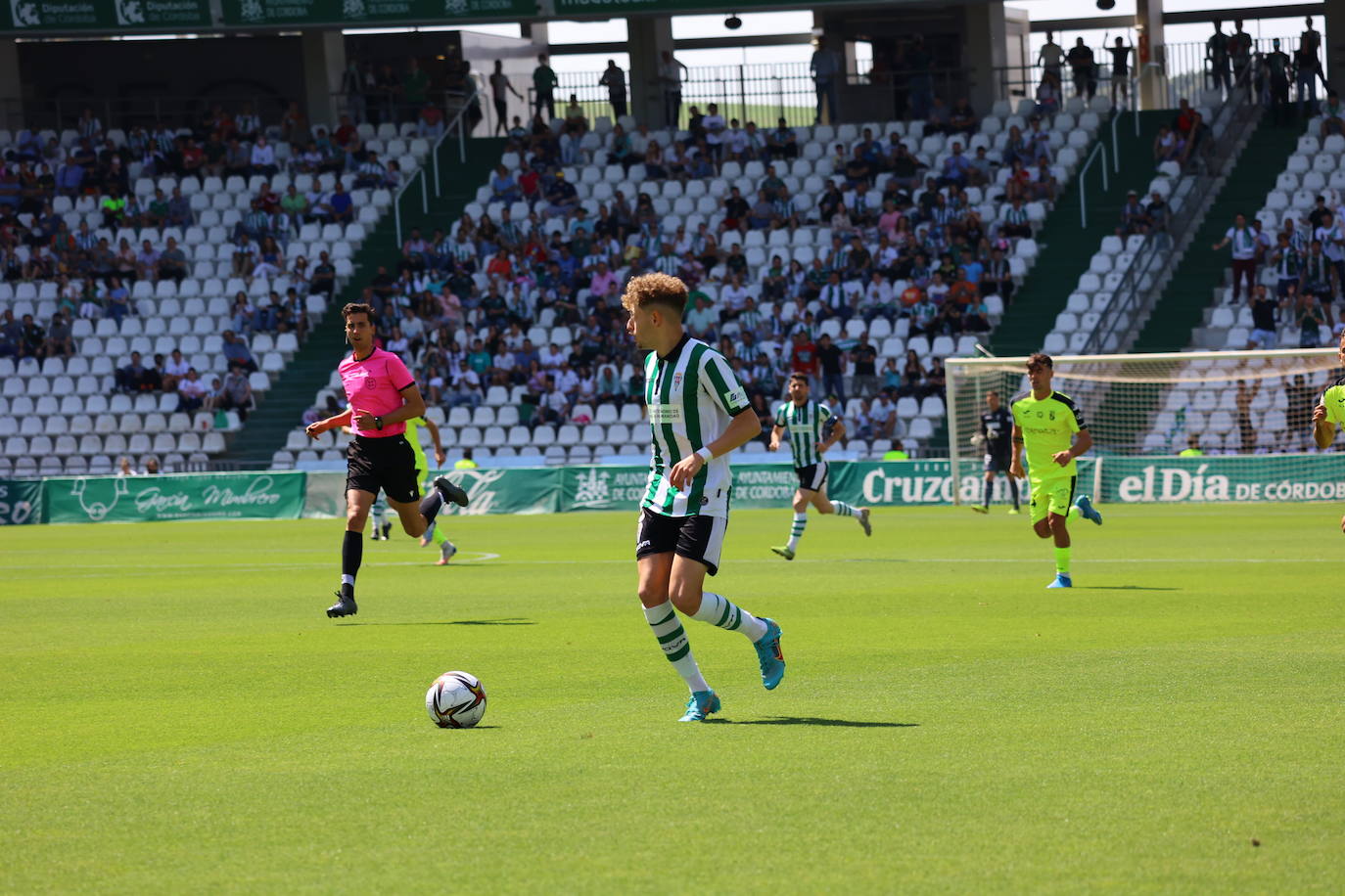 El ambiente y las mejores jugadas Córdoba CF - AD Ceuta en El Arcángel, en imágenes