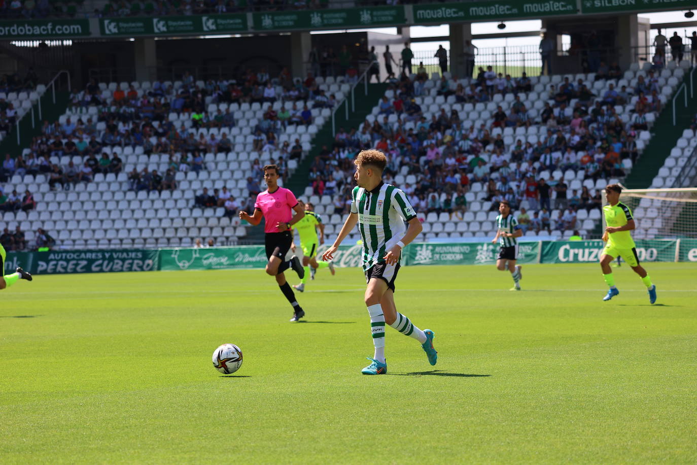 El ambiente y las mejores jugadas Córdoba CF - AD Ceuta en El Arcángel, en imágenes