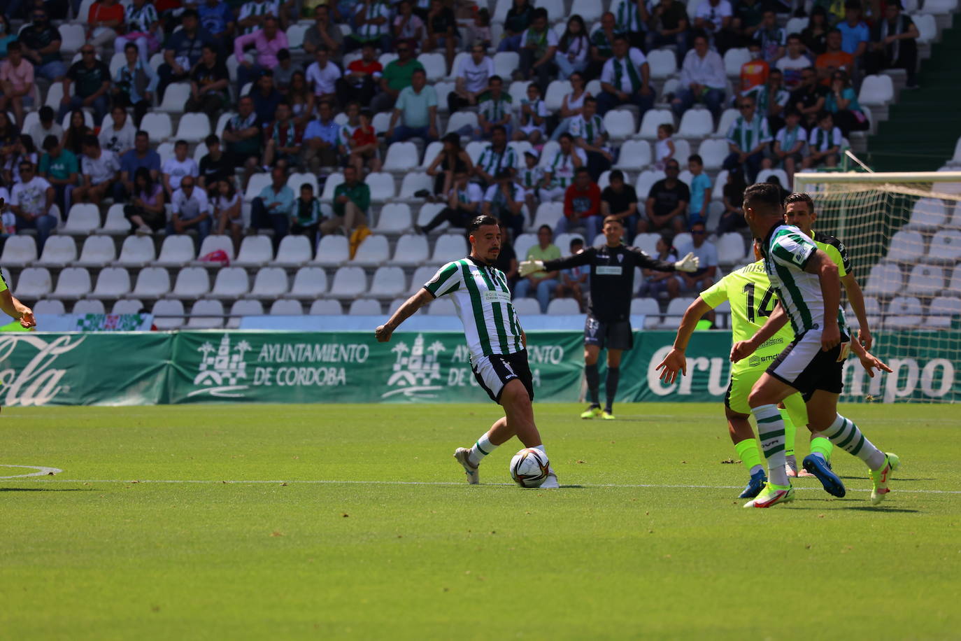 El ambiente y las mejores jugadas Córdoba CF - AD Ceuta en El Arcángel, en imágenes