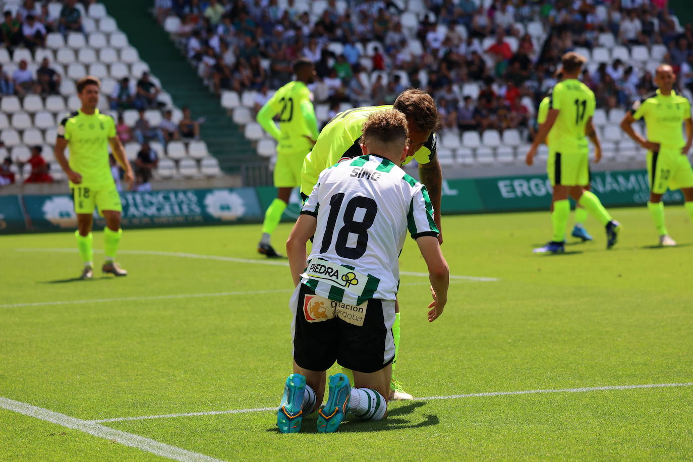 El ambiente y las mejores jugadas Córdoba CF - AD Ceuta en El Arcángel, en imágenes