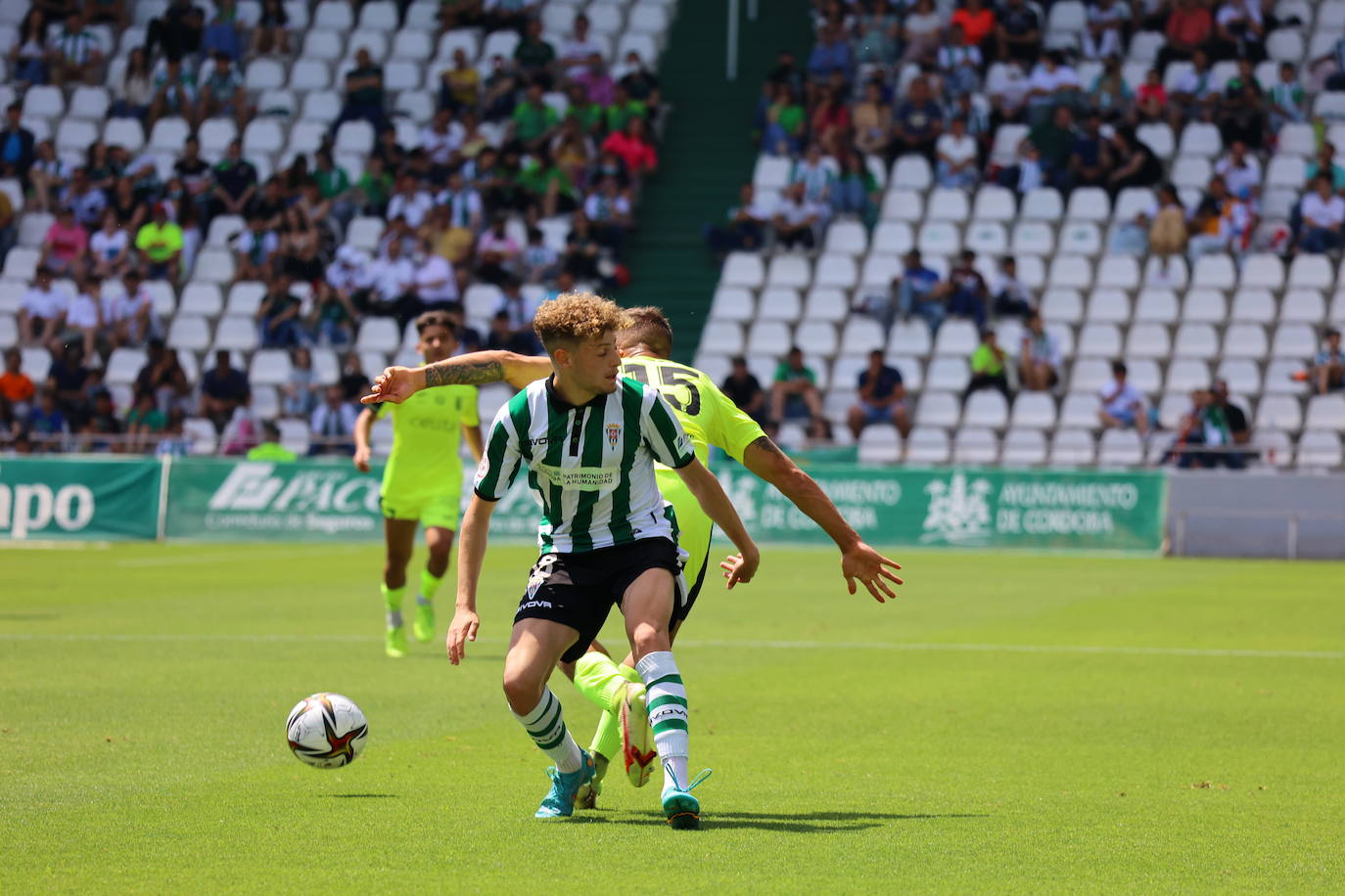 El ambiente y las mejores jugadas Córdoba CF - AD Ceuta en El Arcángel, en imágenes