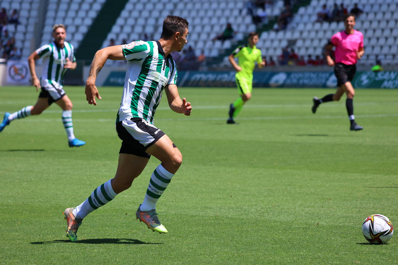 El ambiente y las mejores jugadas Córdoba CF - AD Ceuta en El Arcángel, en imágenes