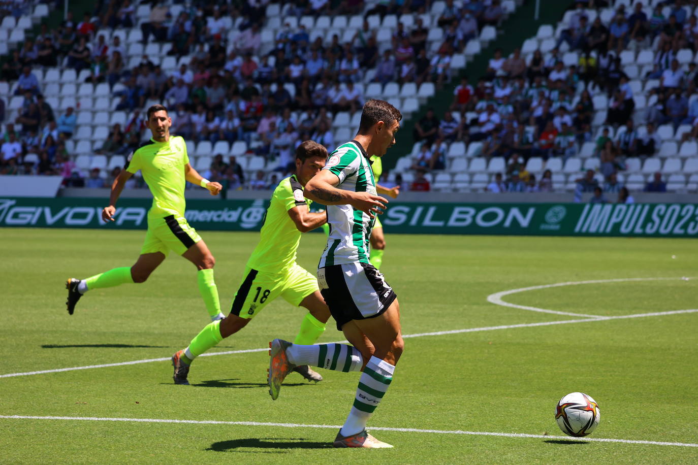 El ambiente y las mejores jugadas Córdoba CF - AD Ceuta en El Arcángel, en imágenes