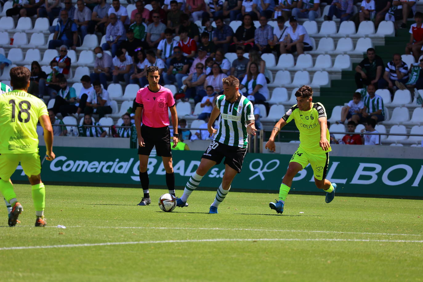 El ambiente y las mejores jugadas Córdoba CF - AD Ceuta en El Arcángel, en imágenes