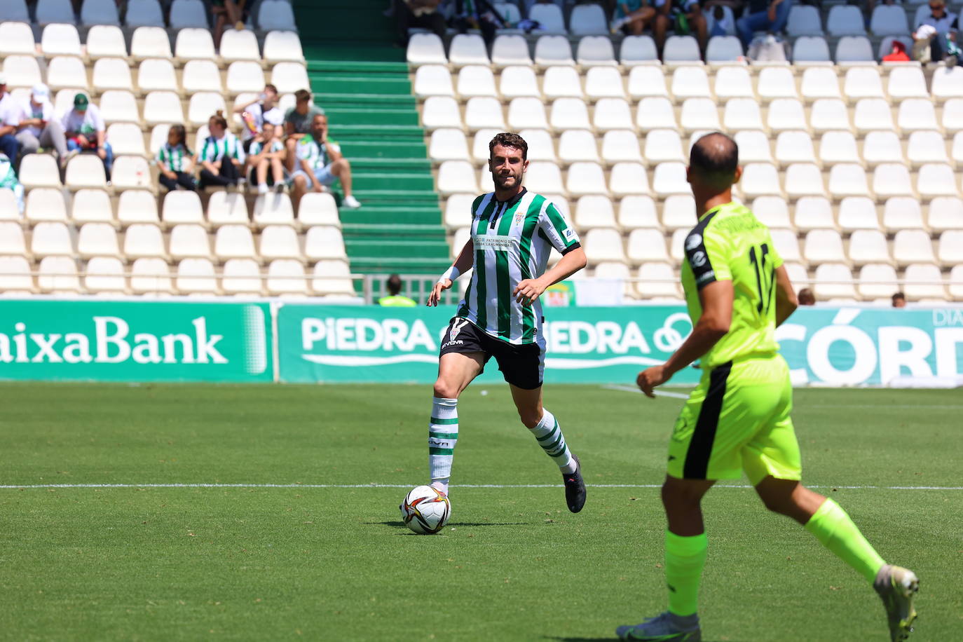 El ambiente y las mejores jugadas Córdoba CF - AD Ceuta en El Arcángel, en imágenes