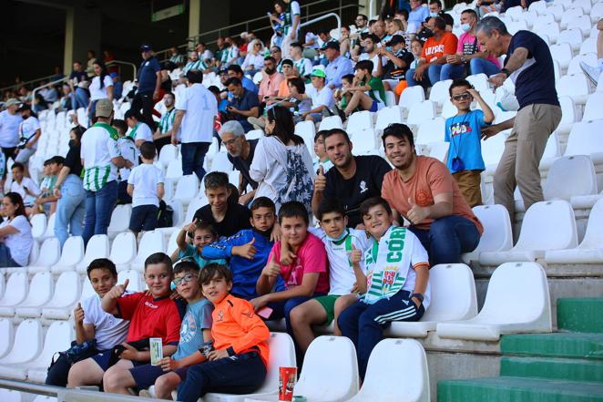 El ambiente y las mejores jugadas Córdoba CF - AD Ceuta en El Arcángel, en imágenes