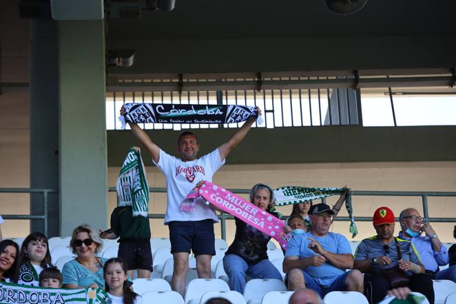 El ambiente y las mejores jugadas Córdoba CF - AD Ceuta en El Arcángel, en imágenes