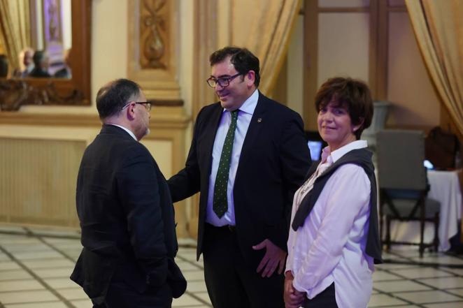 La ponencia de Jorge Dezcállar en Córdoba, en imágenes