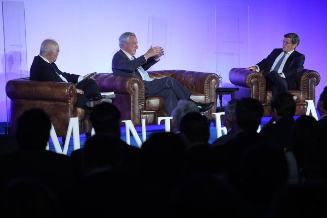 La ponencia de Jorge Dezcállar en Córdoba, en imágenes