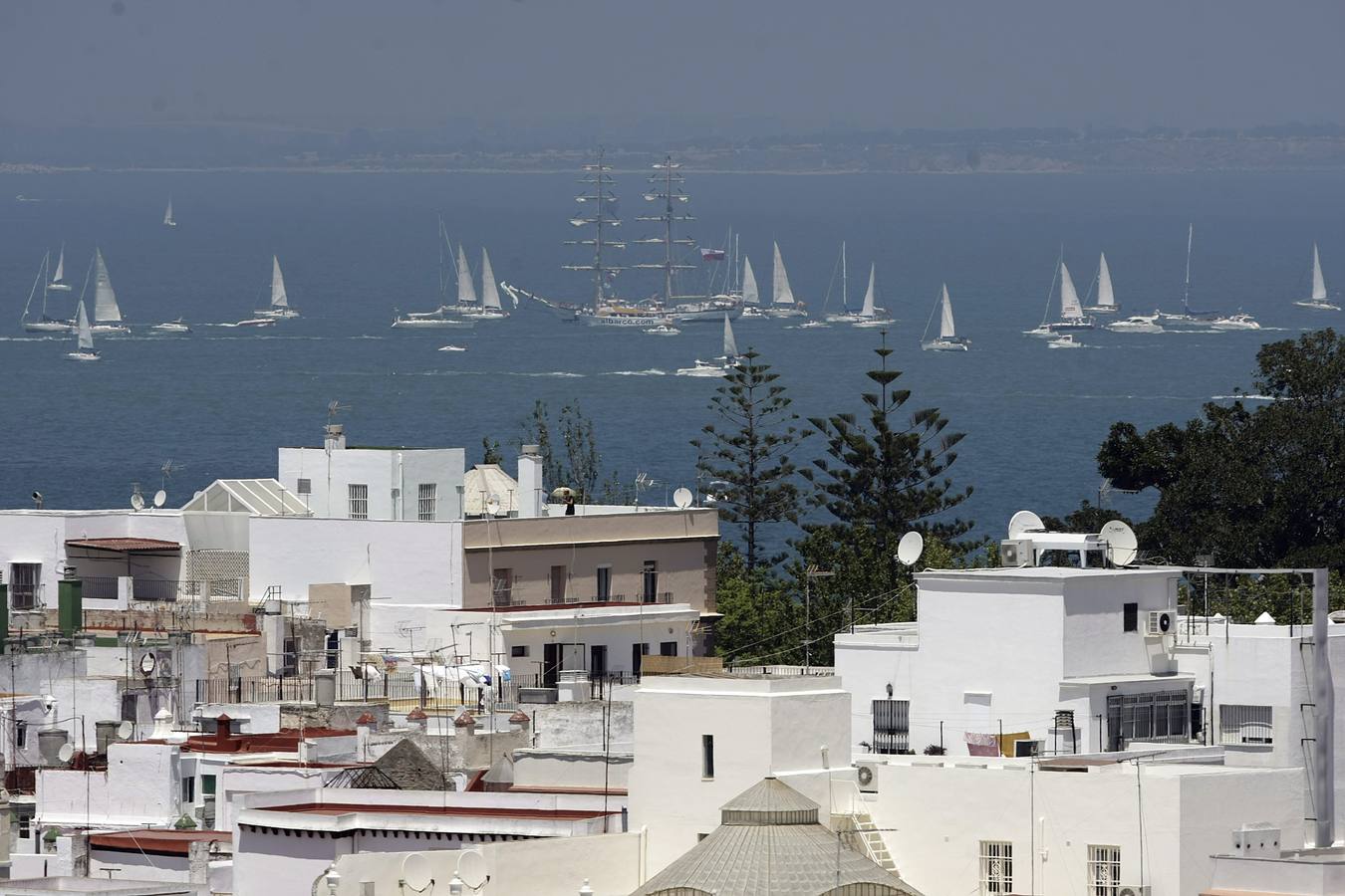 Imágenes para el recuerdo de las Regatas de los Grandes Veleros en Cádiz