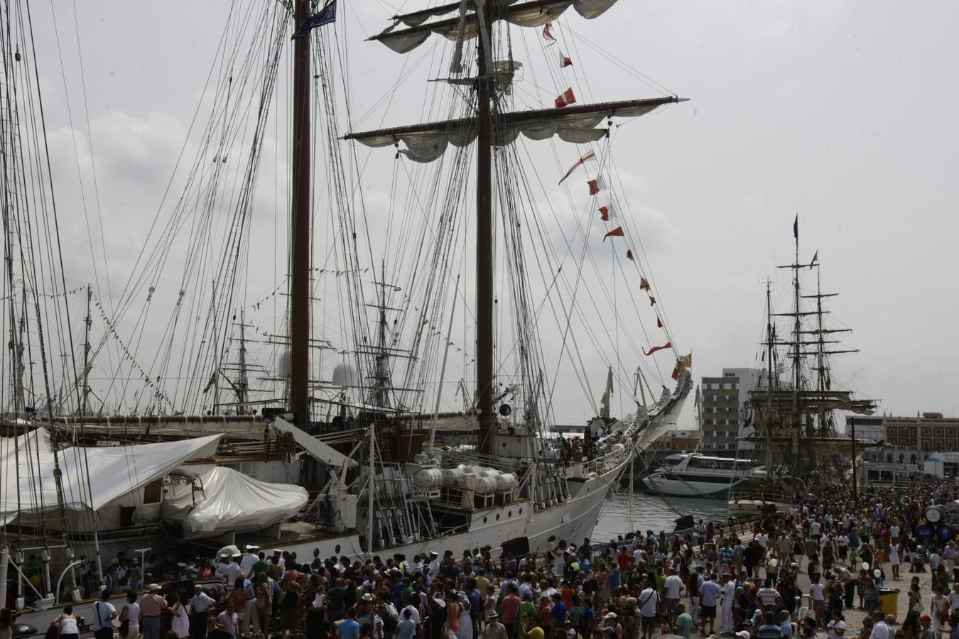 Imágenes para el recuerdo de las Regatas de los Grandes Veleros en Cádiz