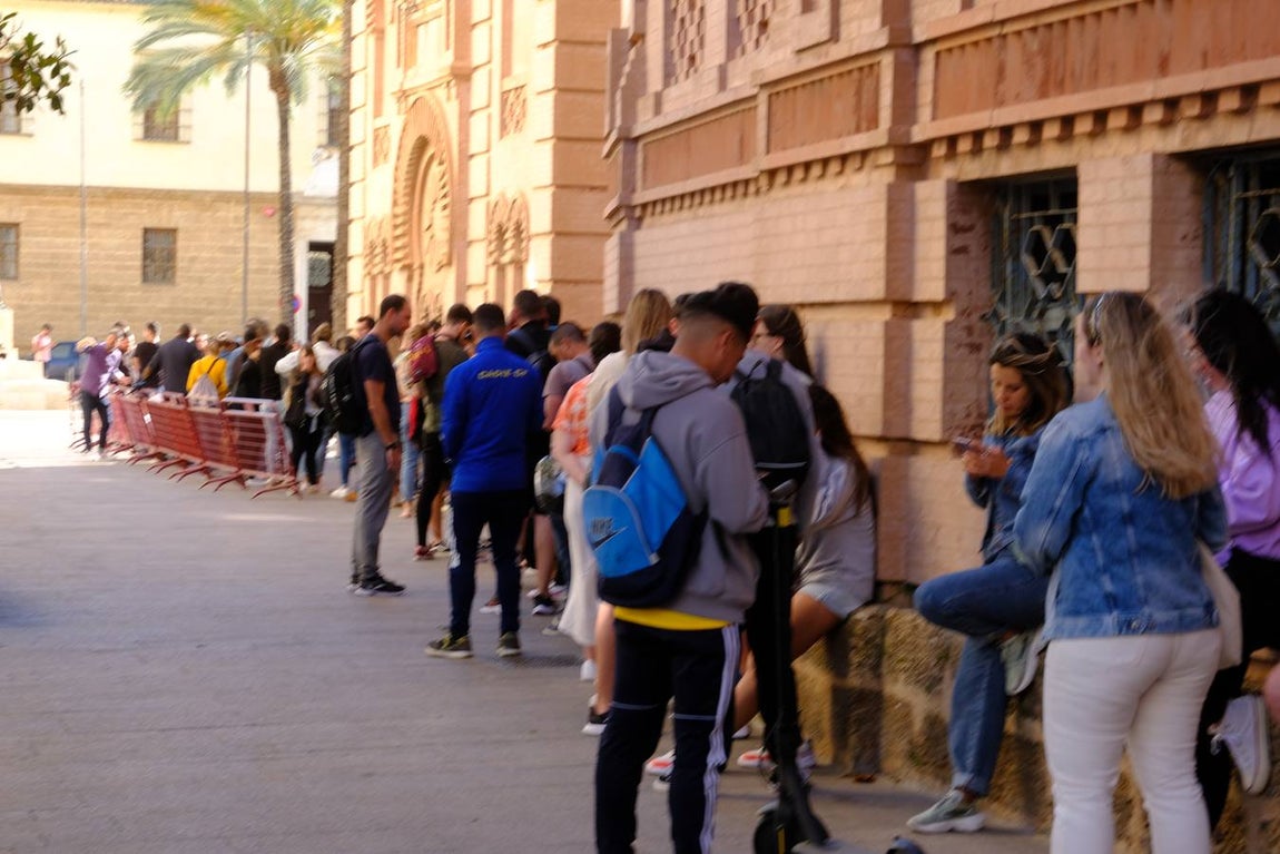 Fotos: los primeros que han comprado su entrada para el COAC 2022