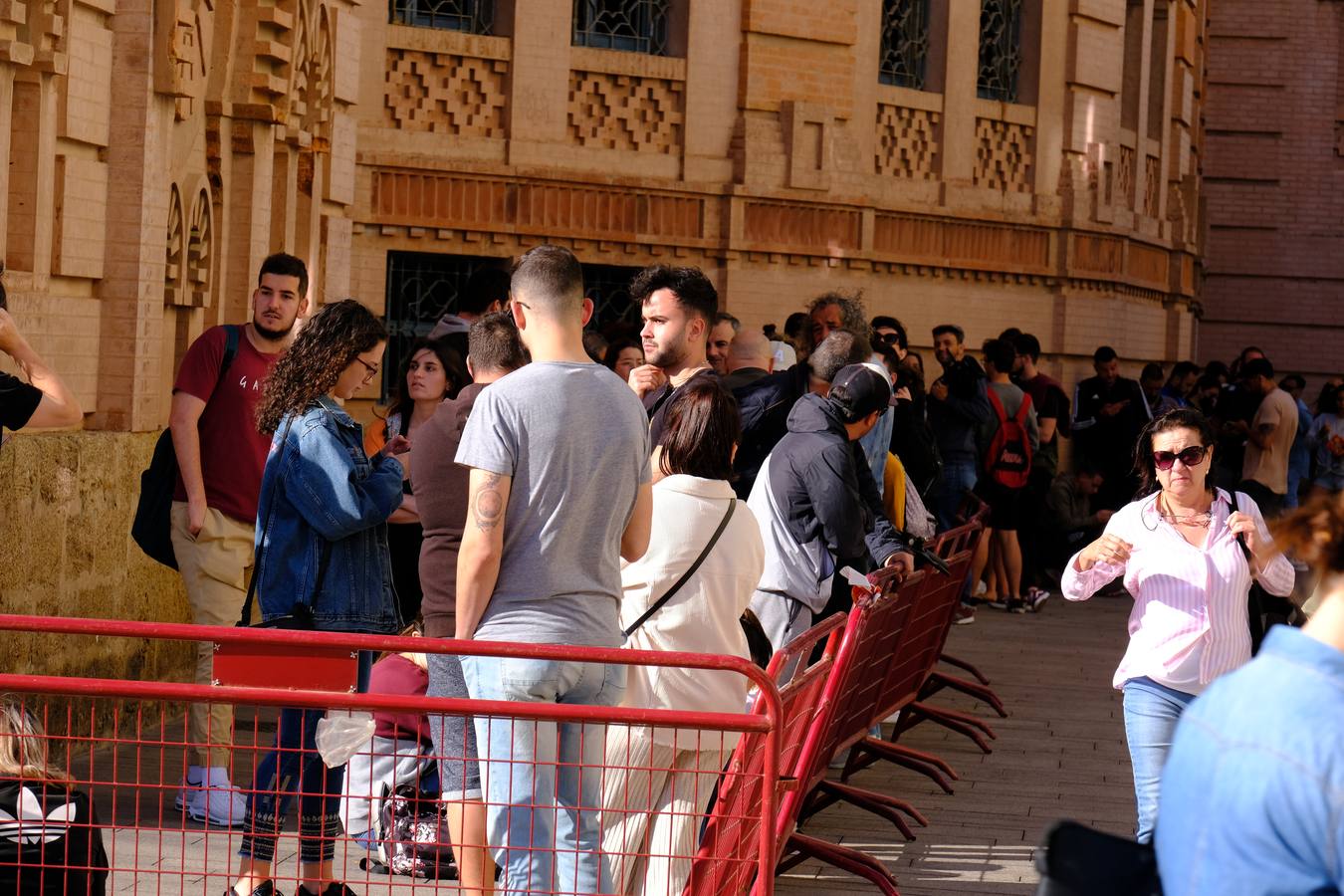 Fotos: los primeros que han comprado su entrada para el COAC 2022