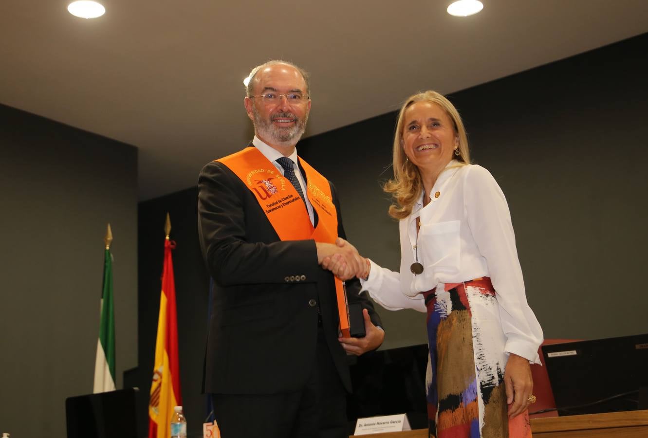 Acto de homenaje a los egresados ilustres de la facultad de Económicas y Empresariales de Sevilla. ROCÍO RUZ