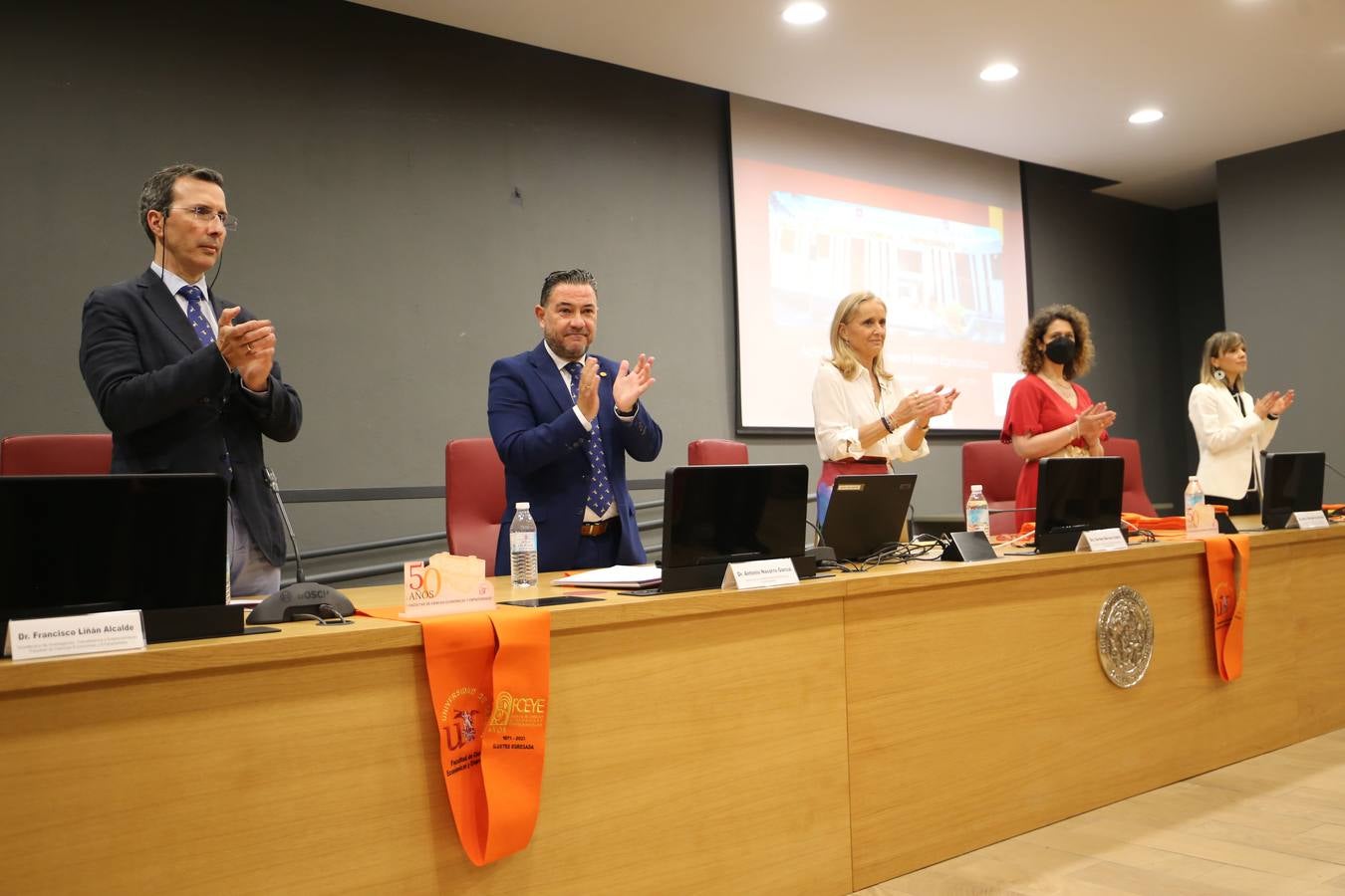 Acto de homenaje a los egresados ilustres de la facultad de Económicas y Empresariales de Sevilla. ROCÍO RUZ