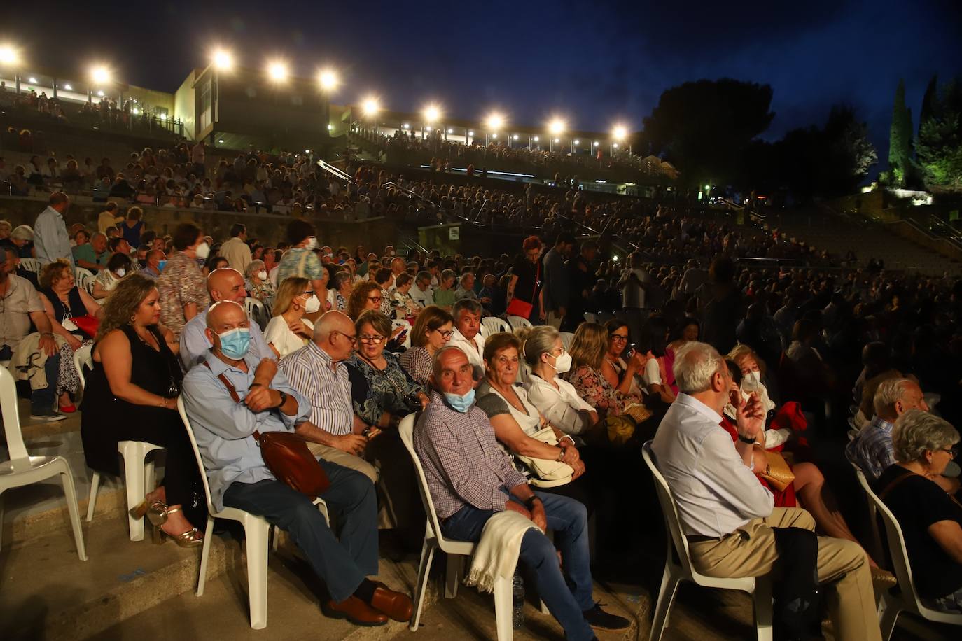 El vibrante concierto de Miguel Poveda en Córdoba, en imágenes