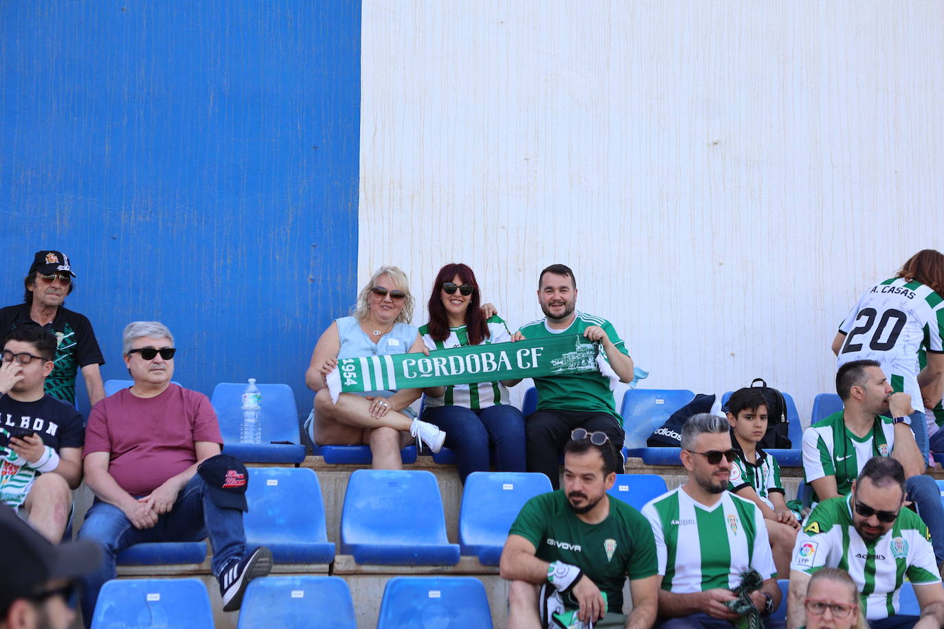 Las mejores jugadas y el ambiente cordobesista del Vélez CF - Córdoba CF, en imágenes