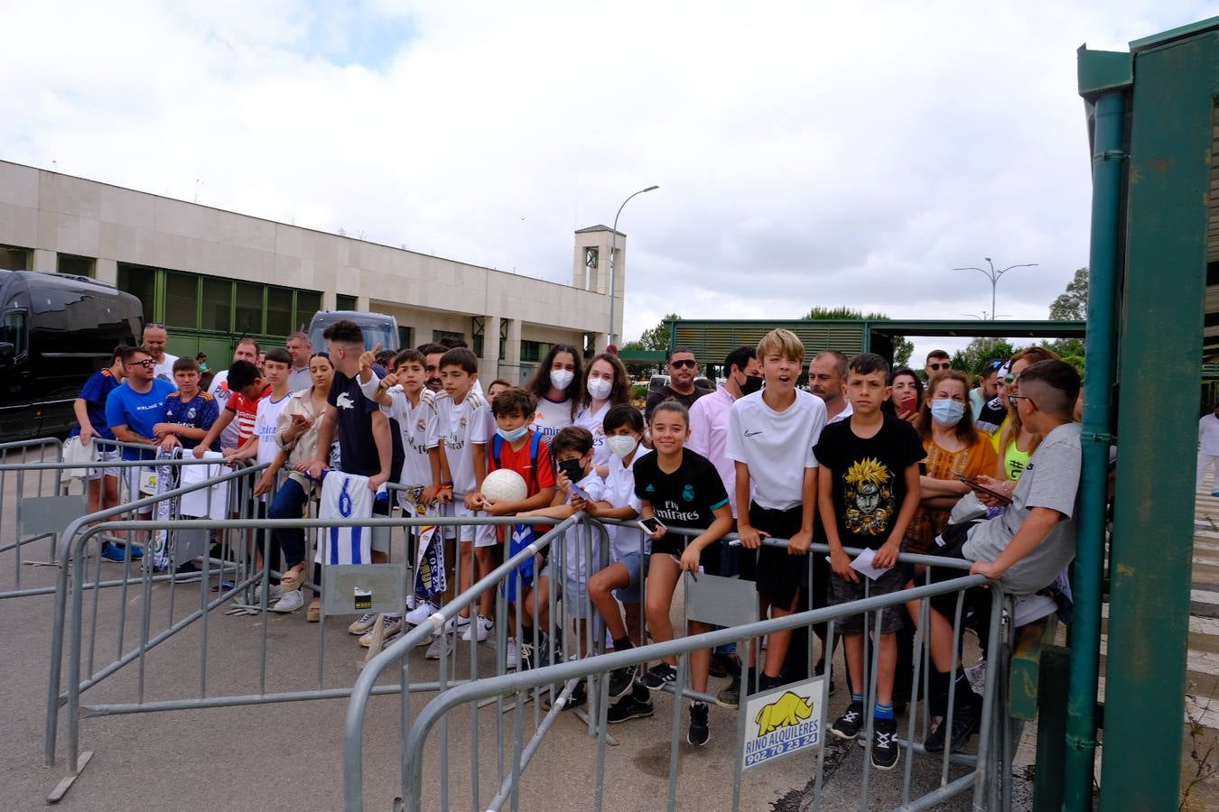 Fotos: El Real Madrid aterriza en Cádiz