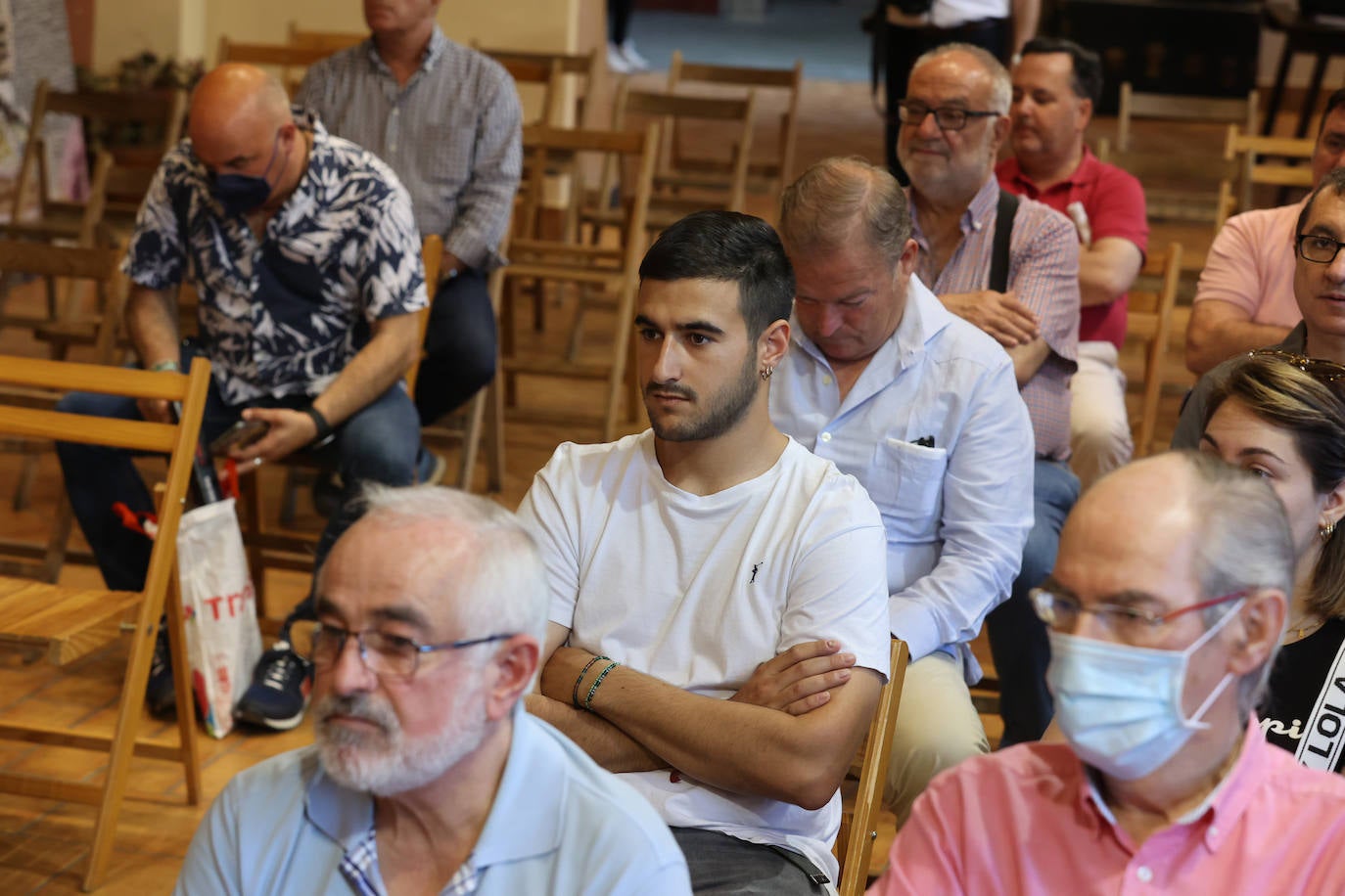 La conferencia sobre Antonio Bienvenida en Córdoba, en imágenes