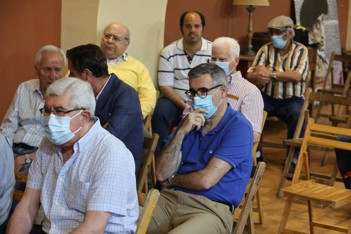 La conferencia sobre Antonio Bienvenida en Córdoba, en imágenes