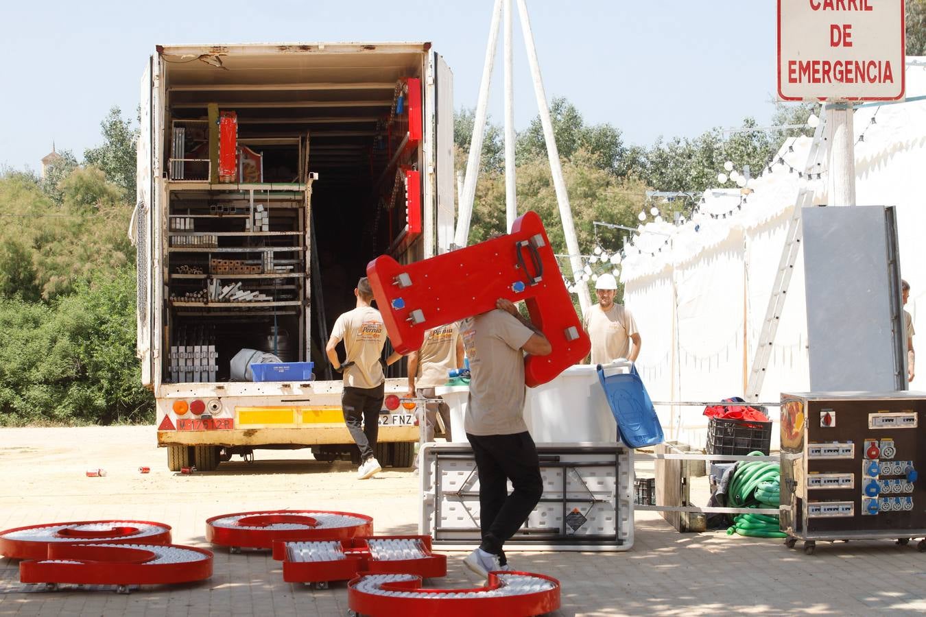 Los preparativos de la Feria de Córdoba, en imágenes