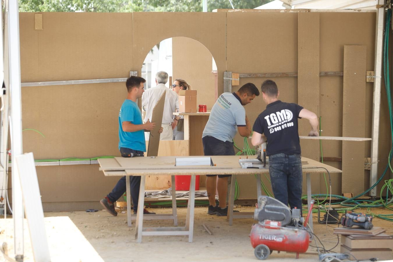 Los preparativos de la Feria de Córdoba, en imágenes