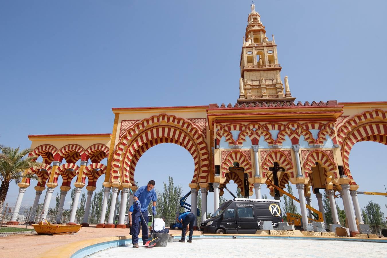 Los preparativos de la Feria de Córdoba, en imágenes