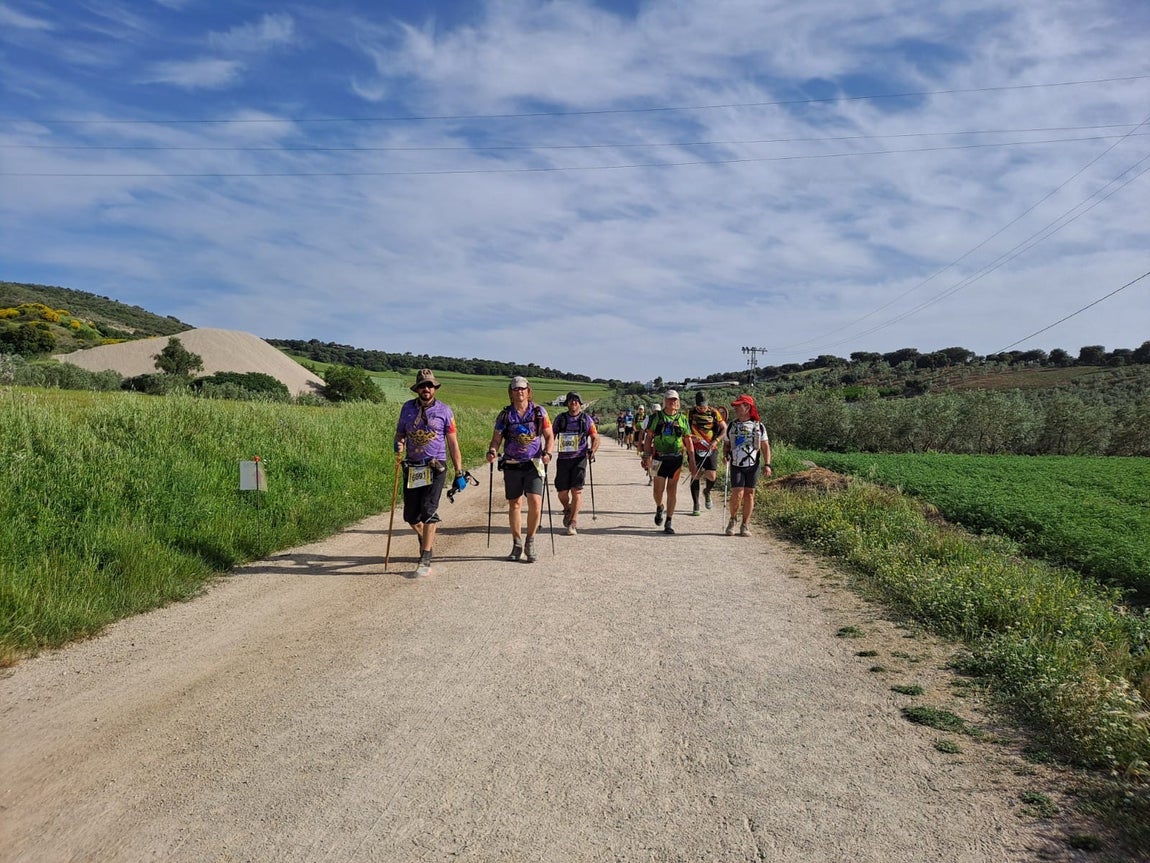 En imágenes: Así ha sido la vuelta de los 101 km en 24 horas de La Legión