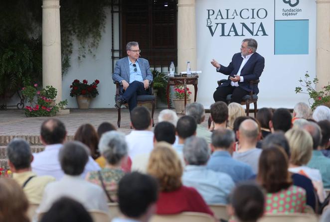 El Foro Cultural de ABC Córdoba con Santiago Posteguillo, en imágenes