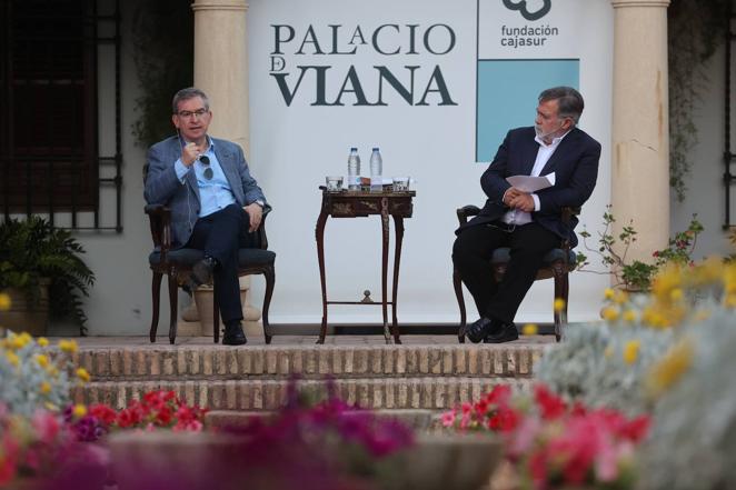 El Foro Cultural de ABC Córdoba con Santiago Posteguillo, en imágenes