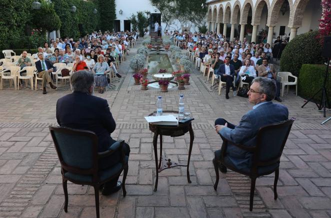 El Foro Cultural de ABC Córdoba con Santiago Posteguillo, en imágenes