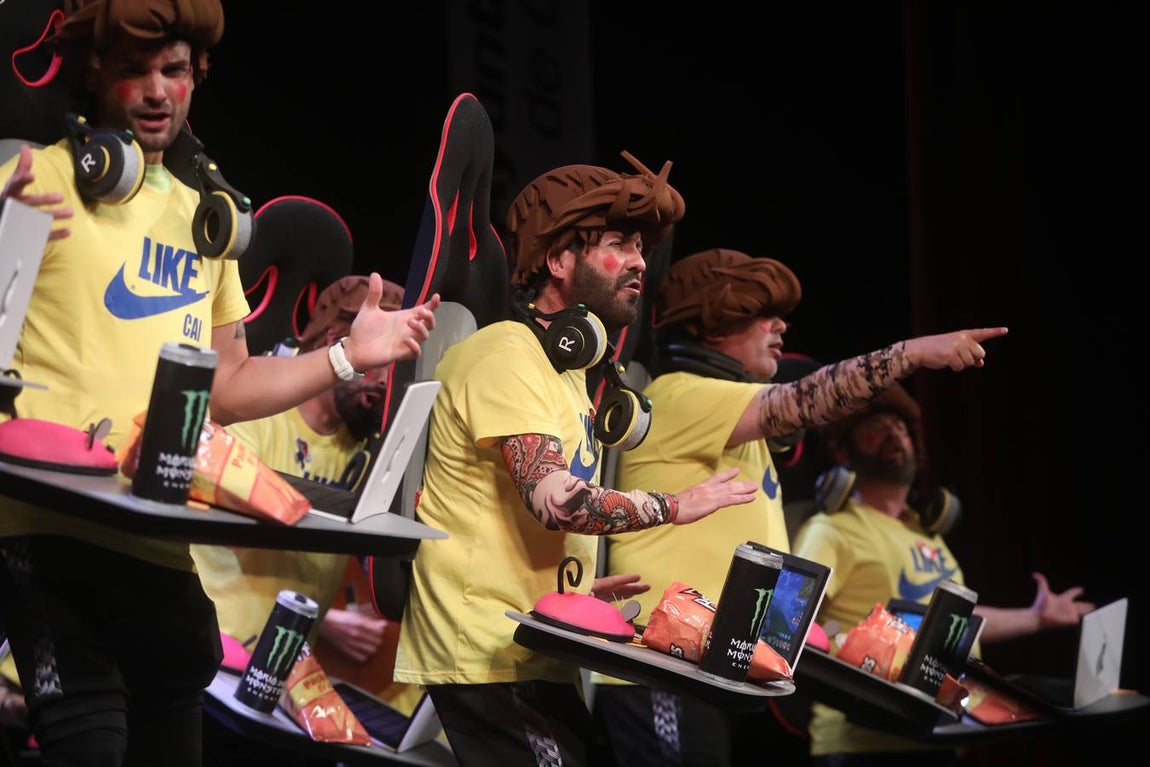 Fotos: Chirigota &#039;Los que comen de las visitas&#039; en COAC 2022. Carnaval de Cádiz