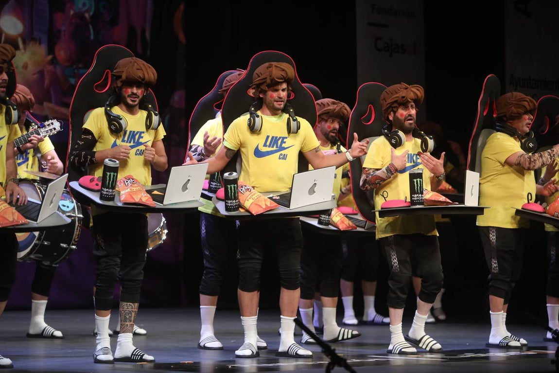 Fotos: Chirigota &#039;Los que comen de las visitas&#039; en COAC 2022. Carnaval de Cádiz
