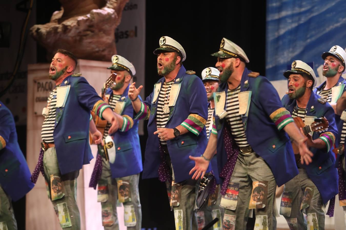 Fotos: Chirigota &#039;Los Paco Alga&#039; en el COAC 2022. Carnaval de Cádiz