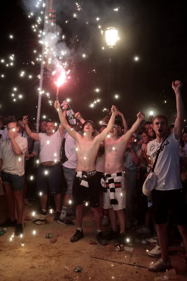 Aficionados alemanes en la fanzone. RAÚL DOBLADO