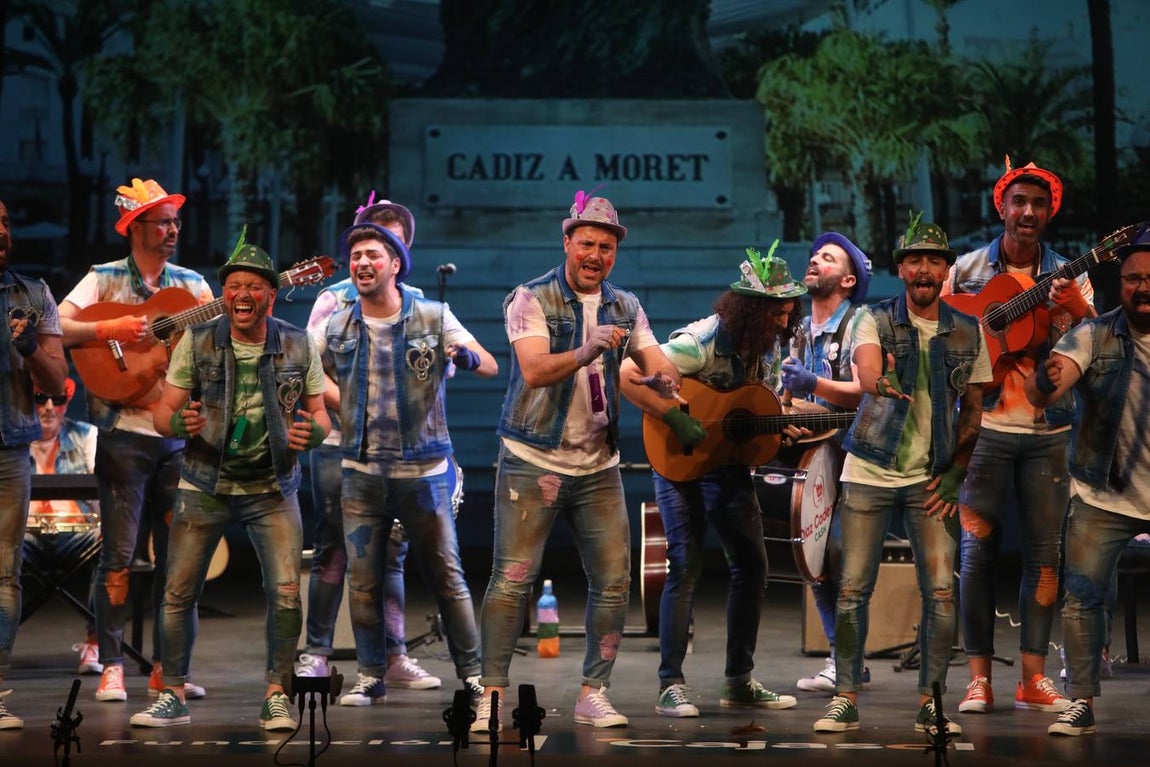 Fotos: Comparsa &#039;2020: Los resistentes&#039; en el COAC 2022. Carnaval de Cádiz