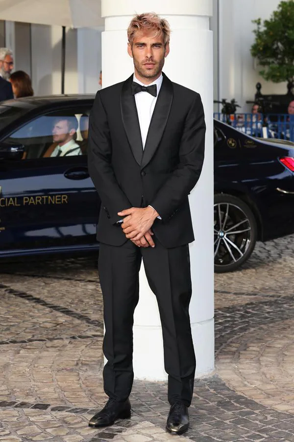 Jon Kortajarena - Alfombra roja del segundo día del Festival de Cannes. El modelo estrenó nuevo look y apostó por un elegante traje de aires clásicos de Berluti.
