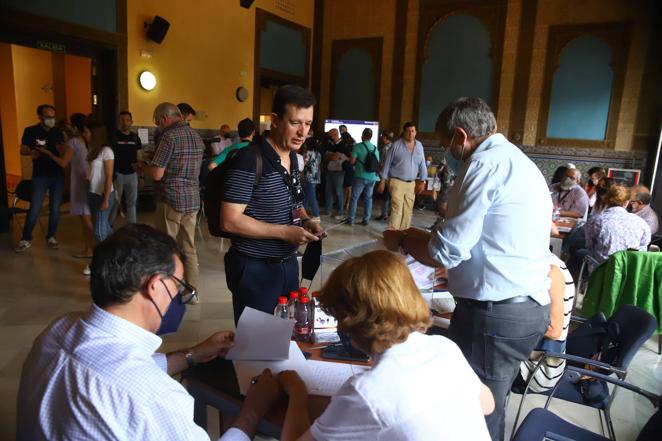 Las elecciones a rector en la Universidad de Córdoba, en imágenes