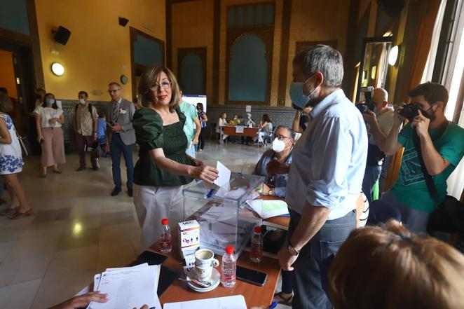 Las elecciones a rector en la Universidad de Córdoba, en imágenes