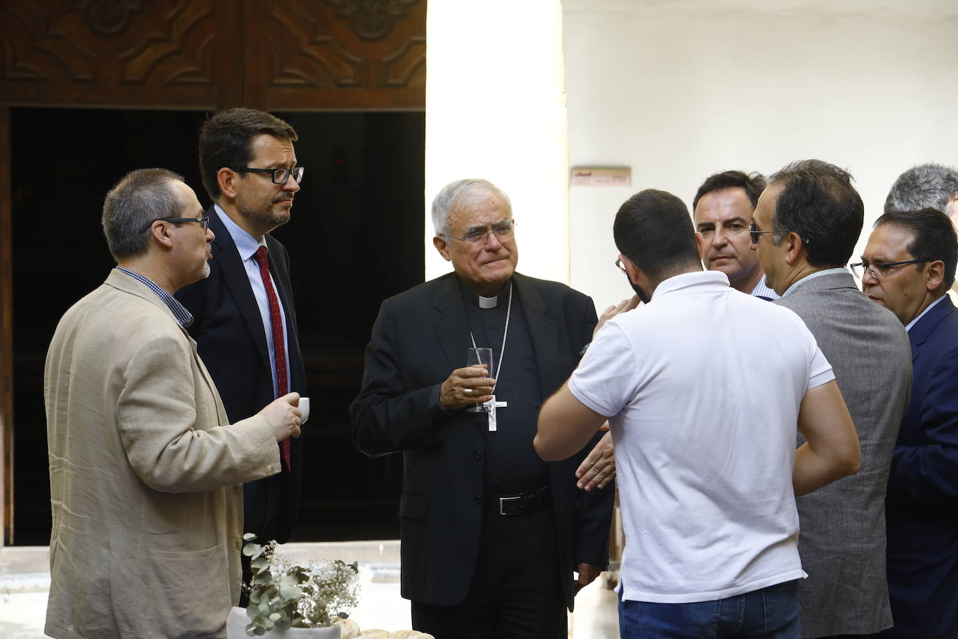 El encuentro del obispo de Córdoba con los medios, en imágenes