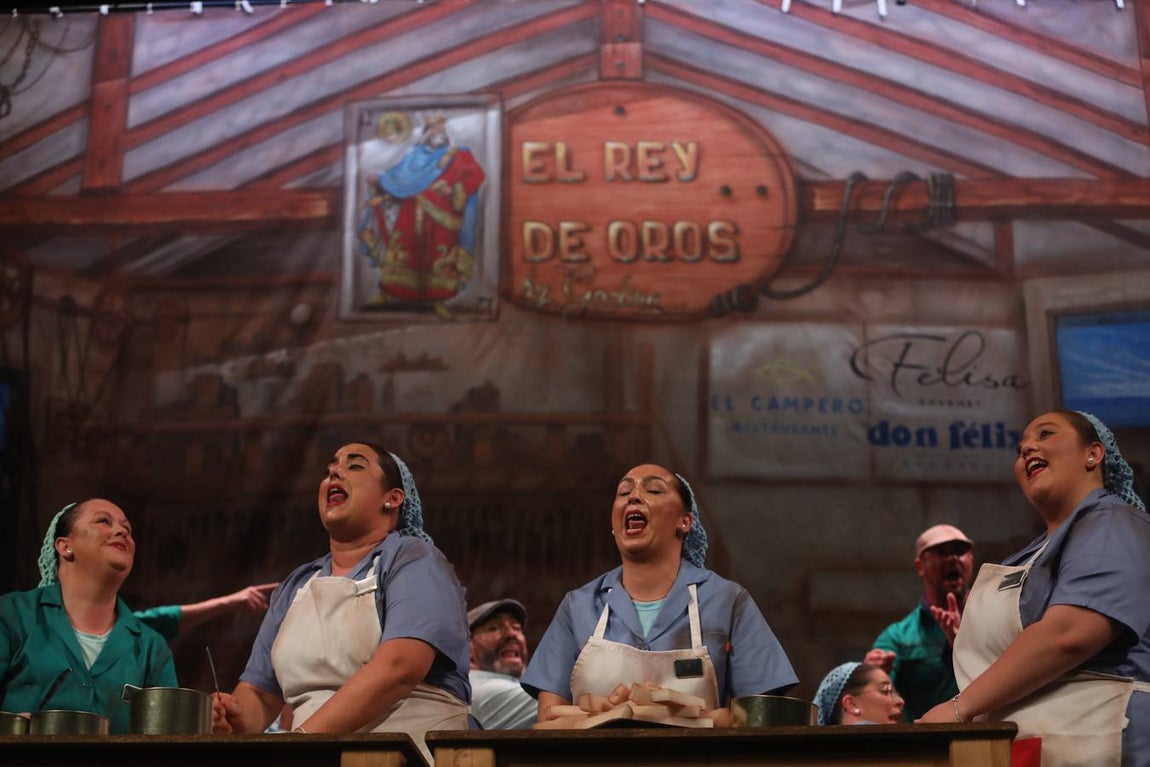 Fotos: Coro &#039;La fábrica de conservas&#039; en el COAC 2022. Carnaval de Cádiz