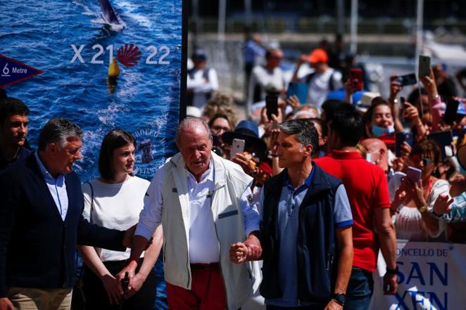 Don Juan Carlos I, en el Real Club Náutico de Sangenjo