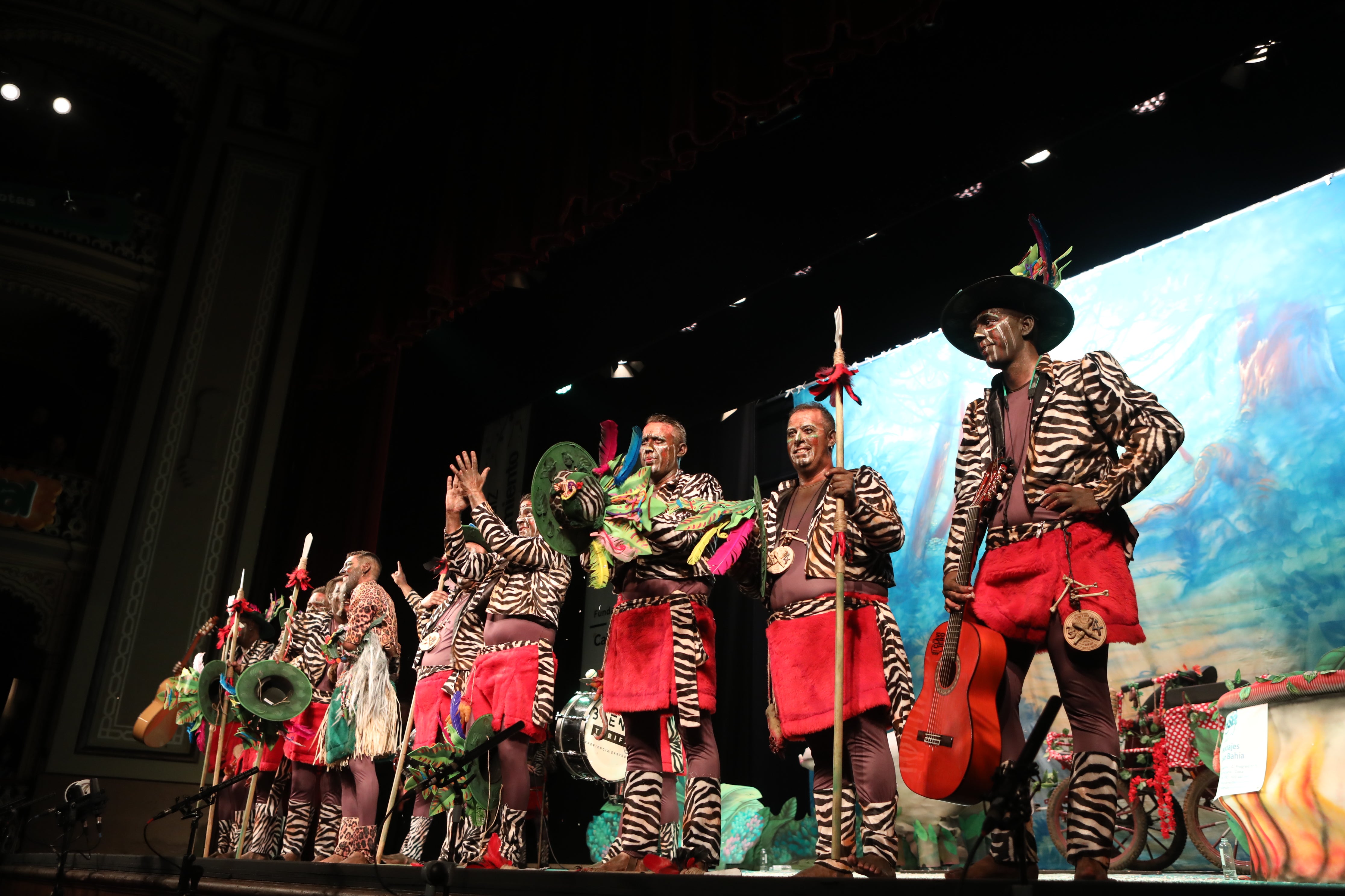 Fotos: Chirigota &#039;Entre sábanas, selvas y ríos... este año vamos al Rocío&#039; en el COAC 2022. Carnaval de Cádiz