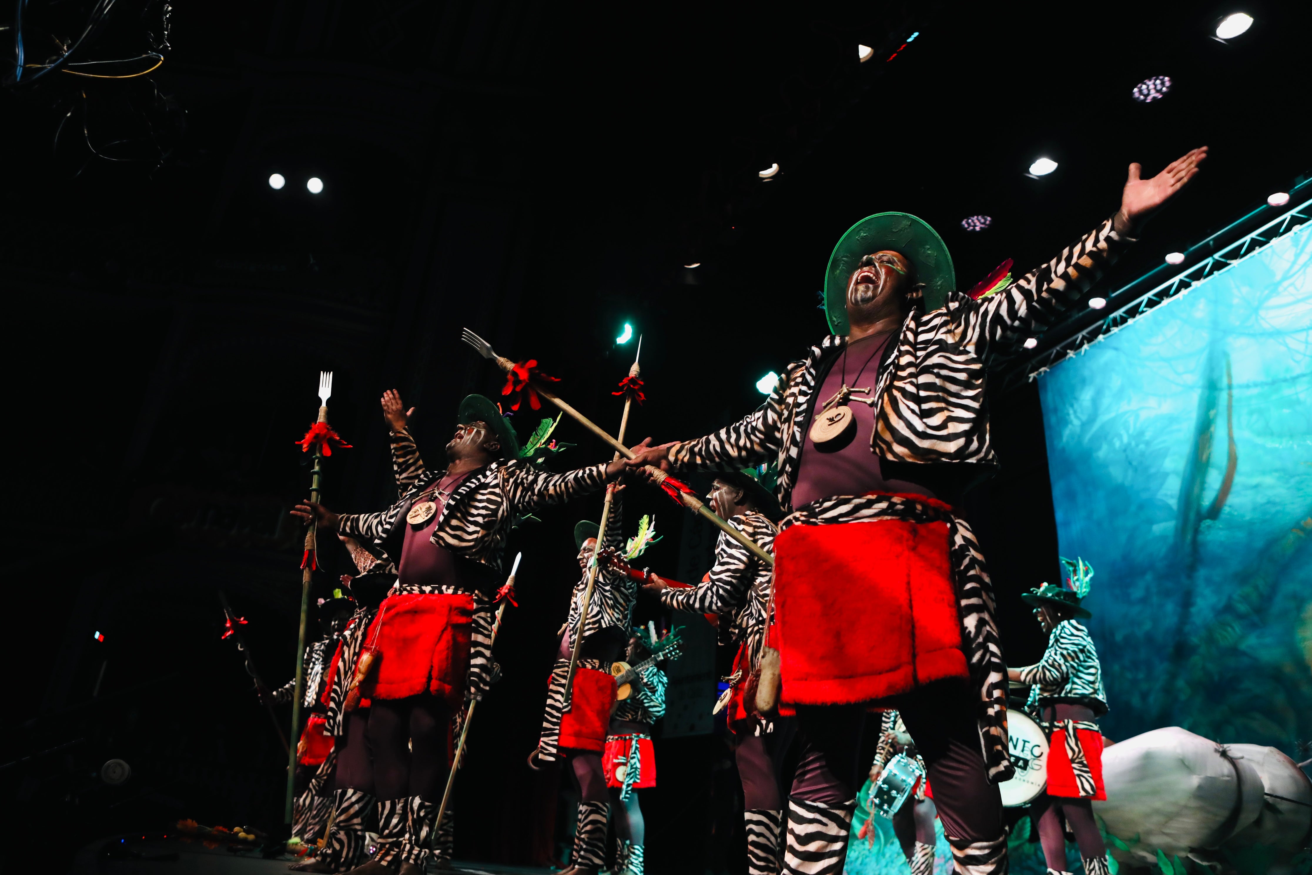 Fotos: Chirigota &#039;Entre sábanas, selvas y ríos... este año vamos al Rocío&#039; en el COAC 2022. Carnaval de Cádiz