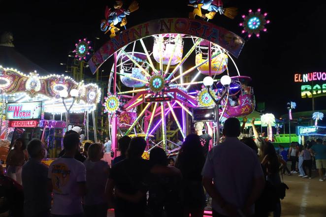 El encendido del alumbrado de la Feria de Córdoba 2022, en imágenes