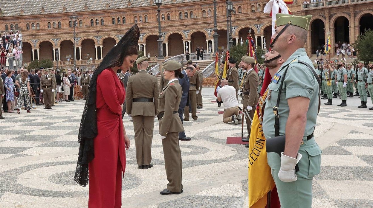 En imágenes, jura de bandera en la Plaza España